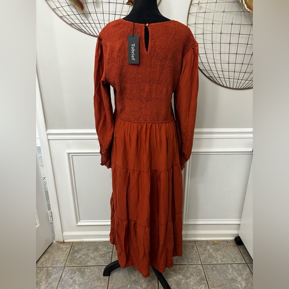 Tobrief | Flowy Smocked MIDI Dress Long Sleeve - Picture 5 of 7